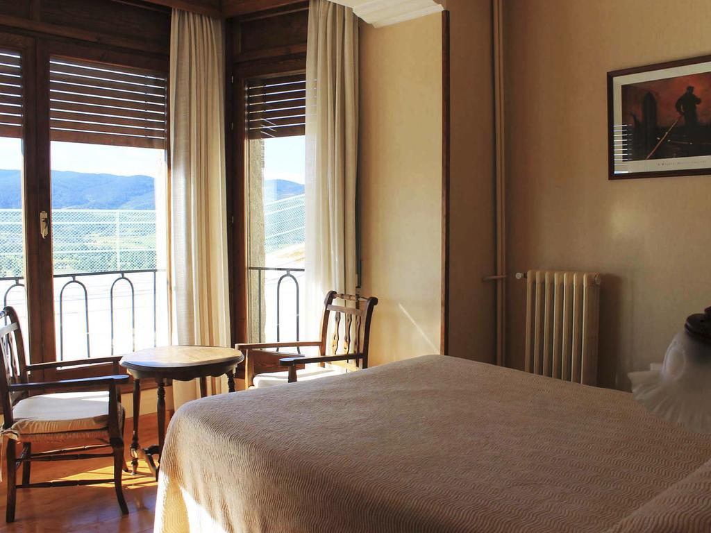 Hostal Rita Belvedere Puigcerdà Eksteriør billede